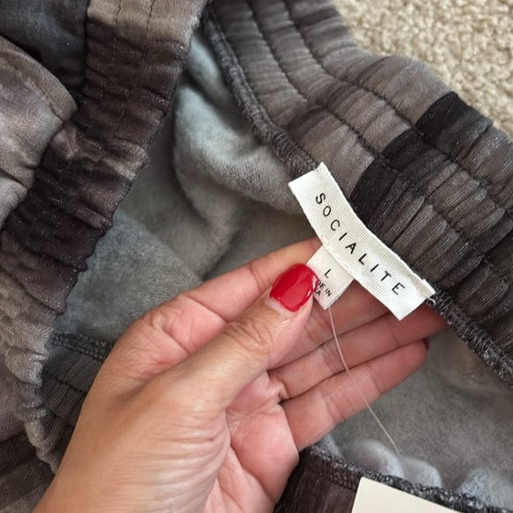 Socialite Women’s Black and Gray Joggers NWT size Large - Picture 6 of 7